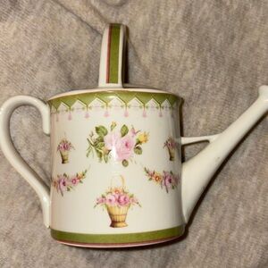 Porcelain fine china Watering can: pitcher